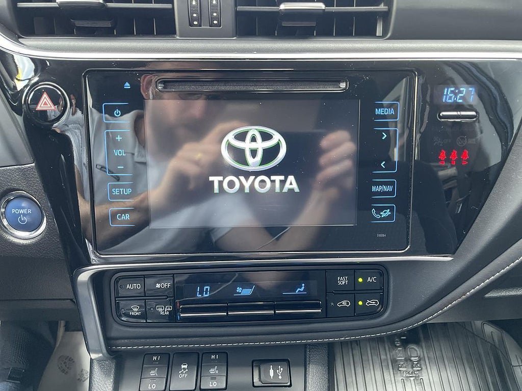 Vehicle Image 16