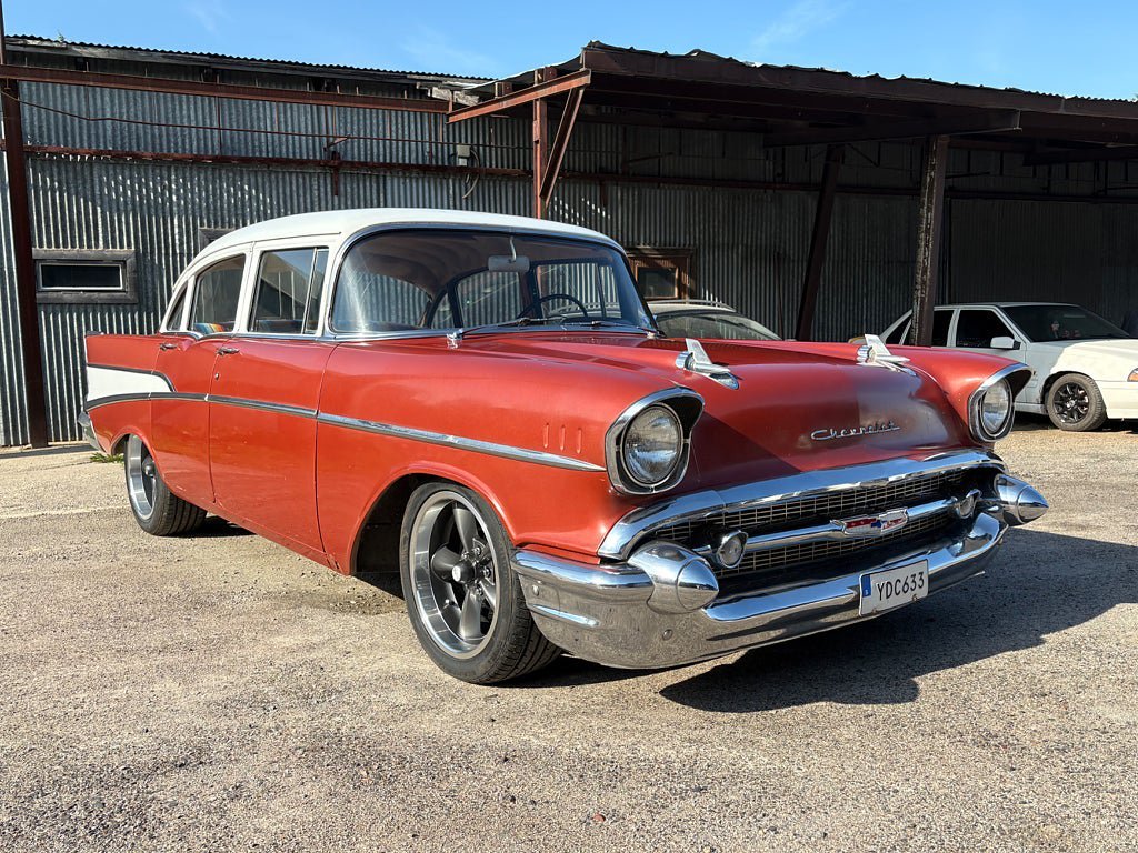 Vehicle Image 6
