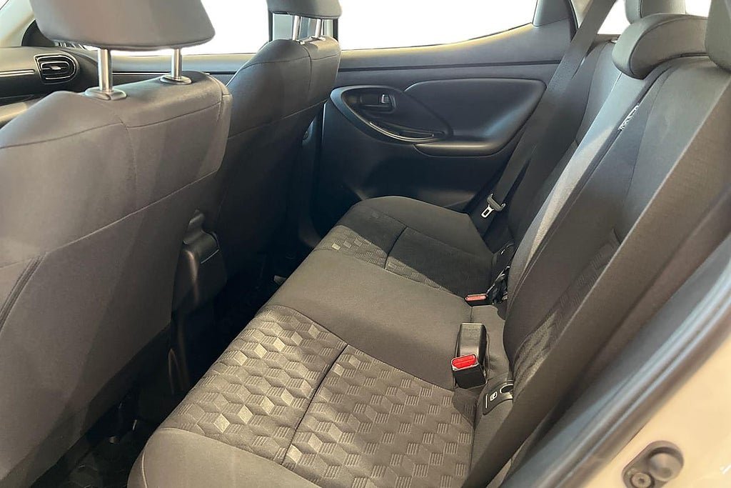 Vehicle Image 13