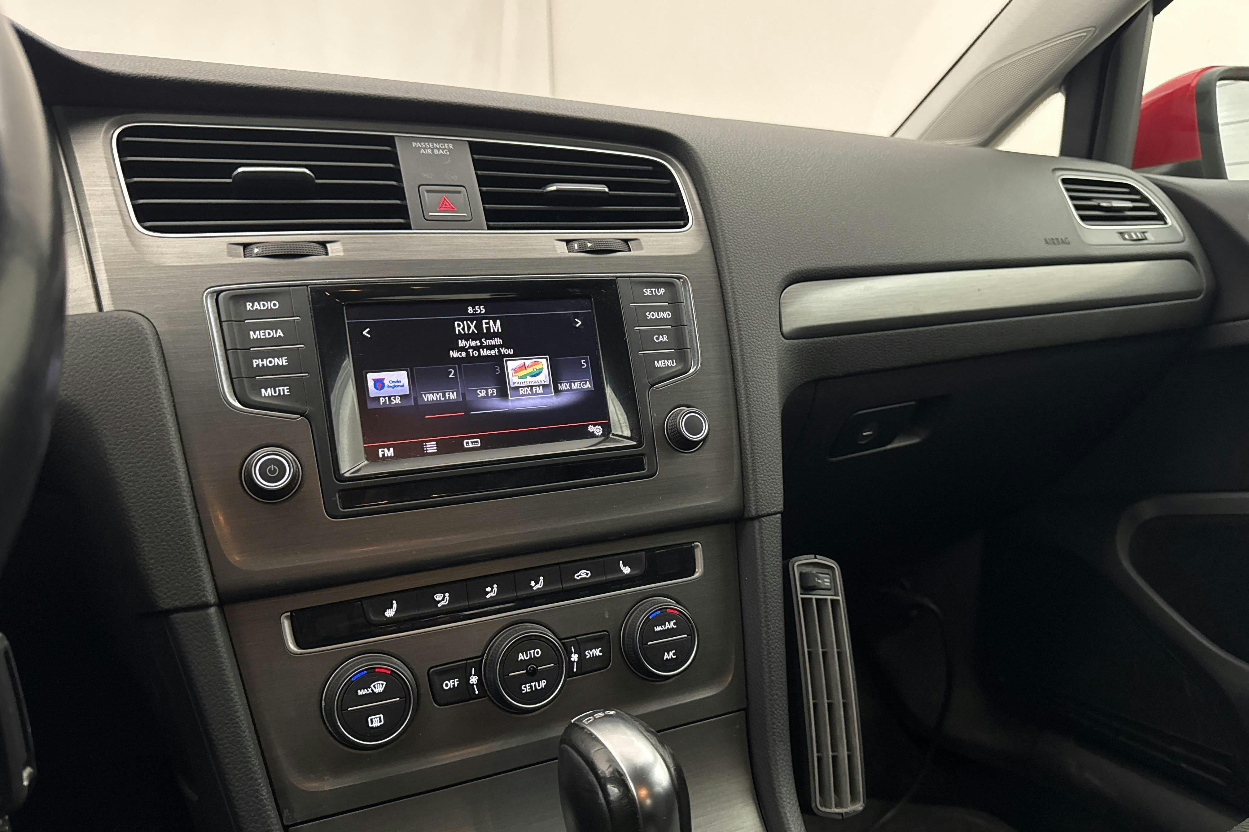 Vehicle Image 11