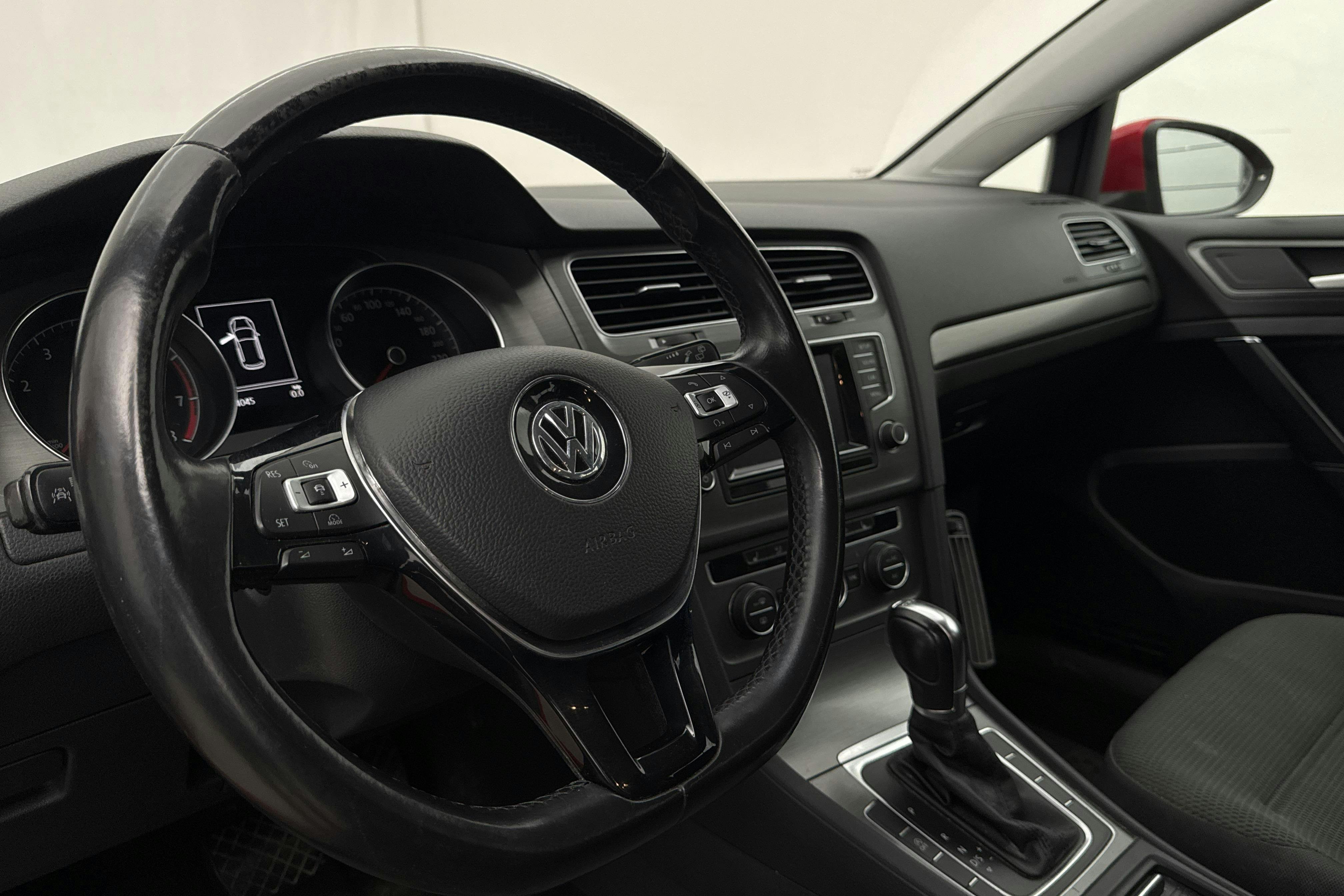 Vehicle Image 12