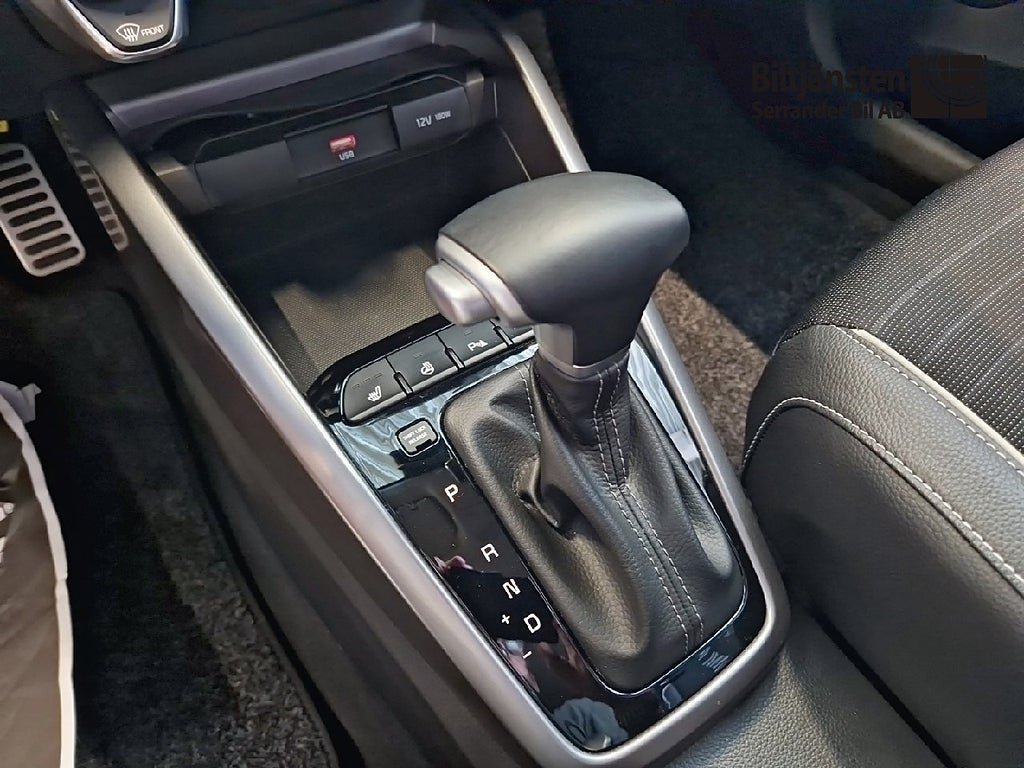 Vehicle Image 12