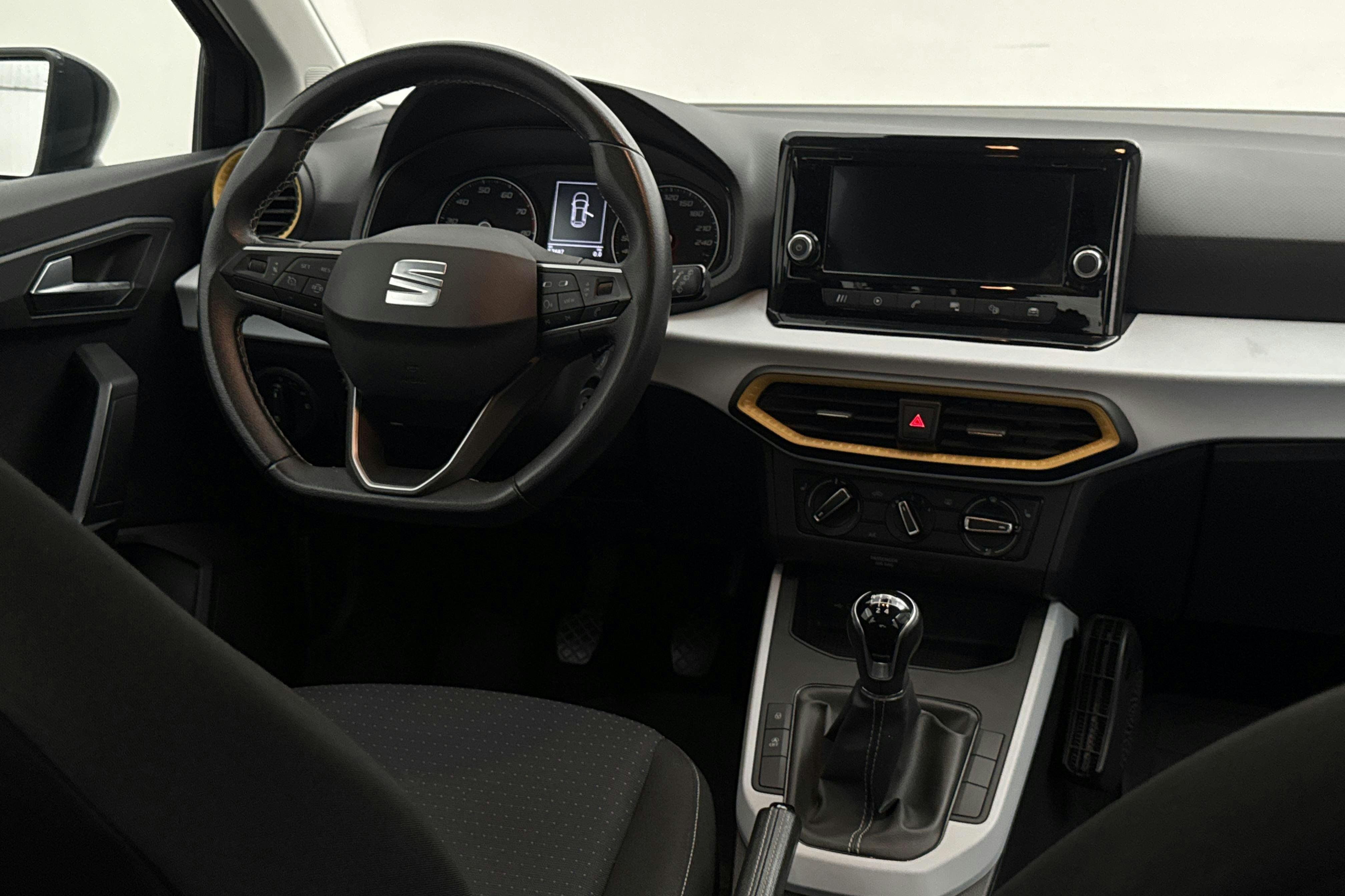 Vehicle Image 14
