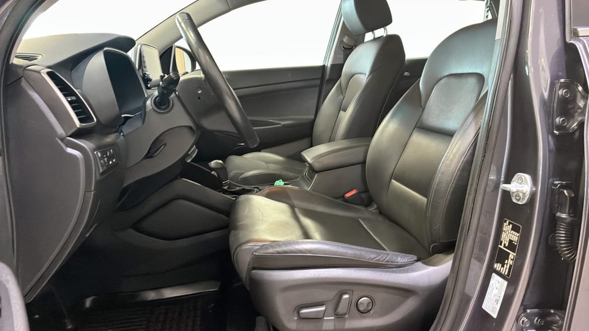 Vehicle Image 8