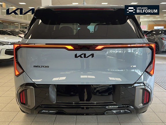 Vehicle Image 23