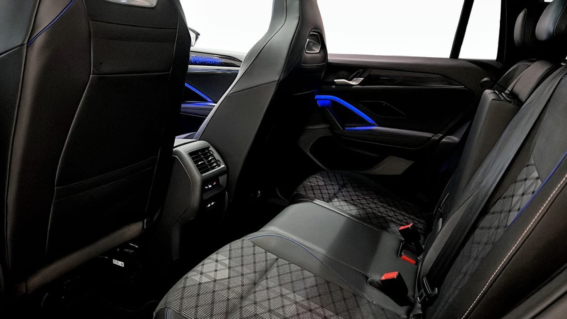 Vehicle Image 12