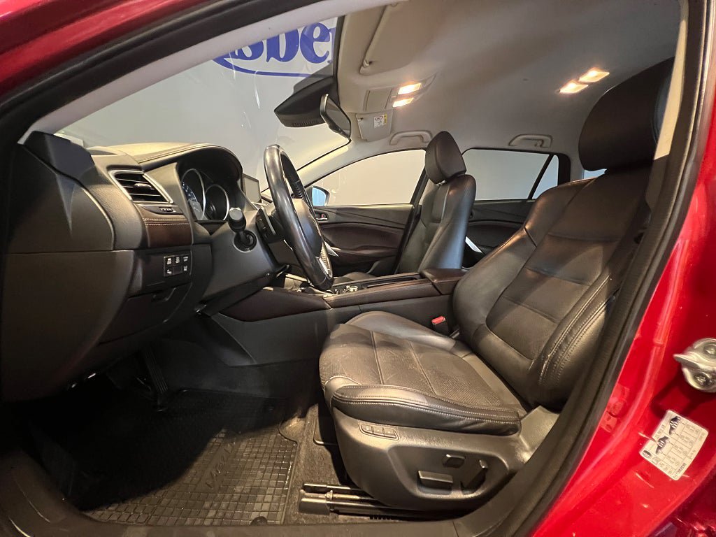 Vehicle Image 8