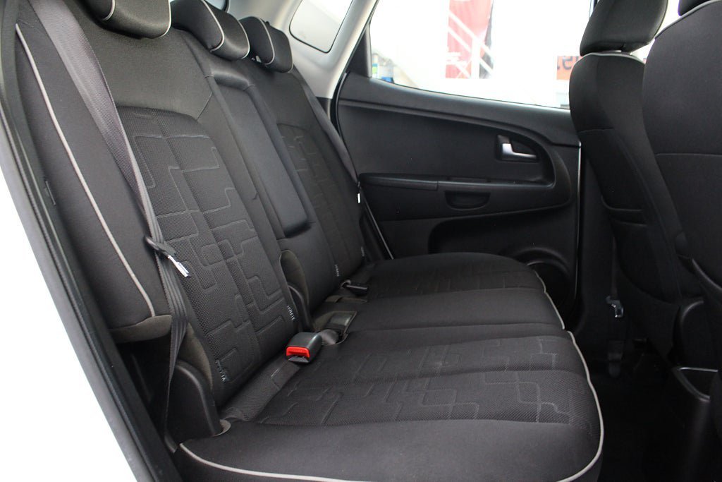 Vehicle Image 13