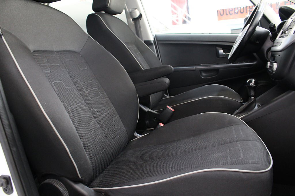 Vehicle Image 14
