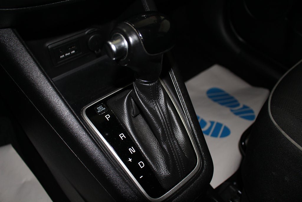 Vehicle Image 16