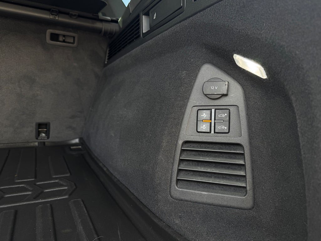 Vehicle Image 28