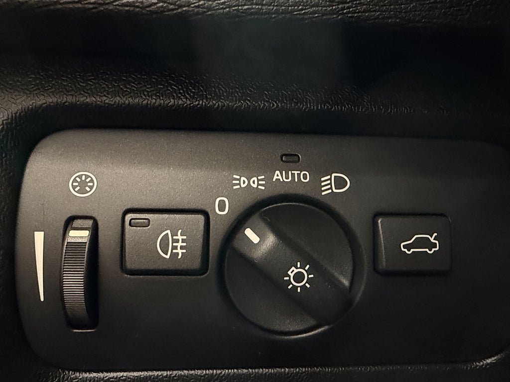 Vehicle Image 27