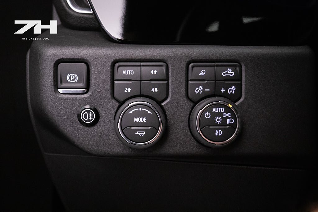 Vehicle Image 24
