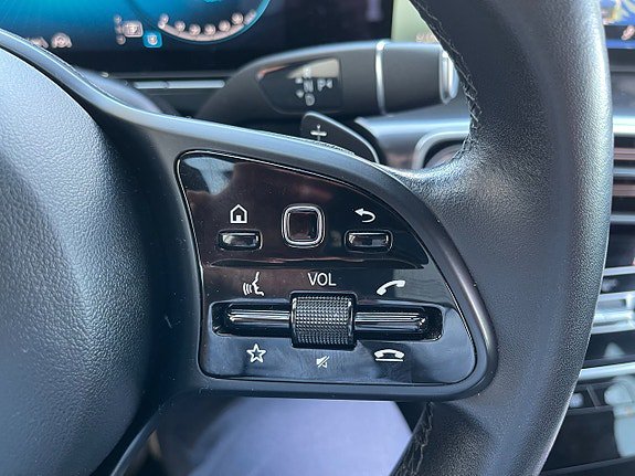 Vehicle Image 27