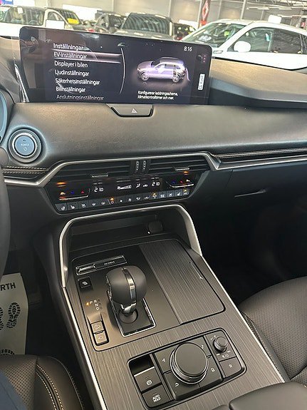 Vehicle Image 28