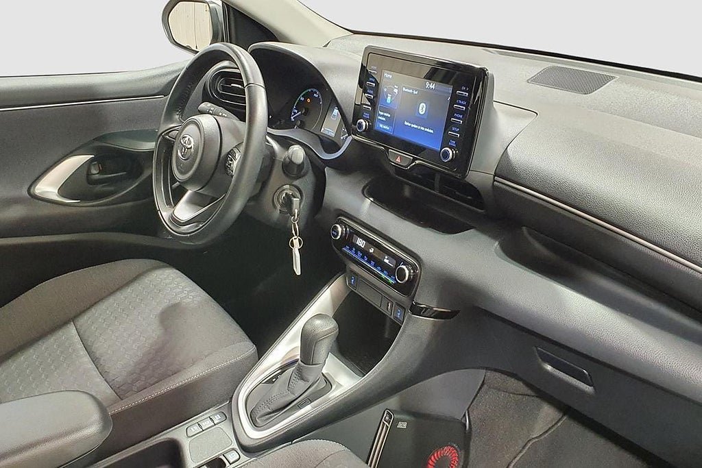 Vehicle Image 16