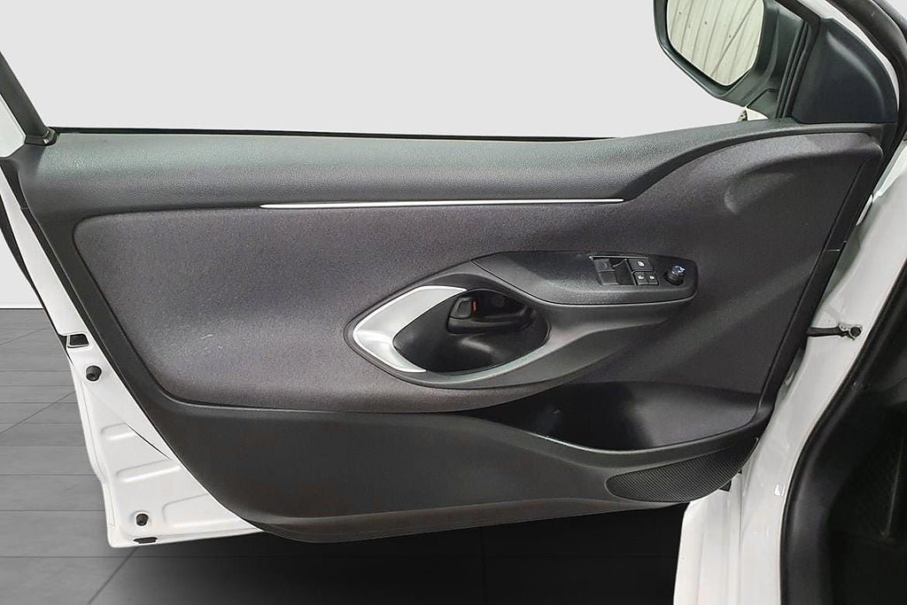 Vehicle Image 21