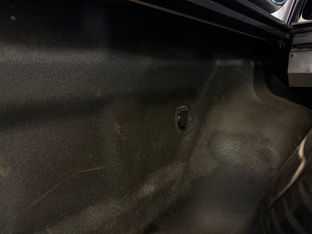 Vehicle Image 25