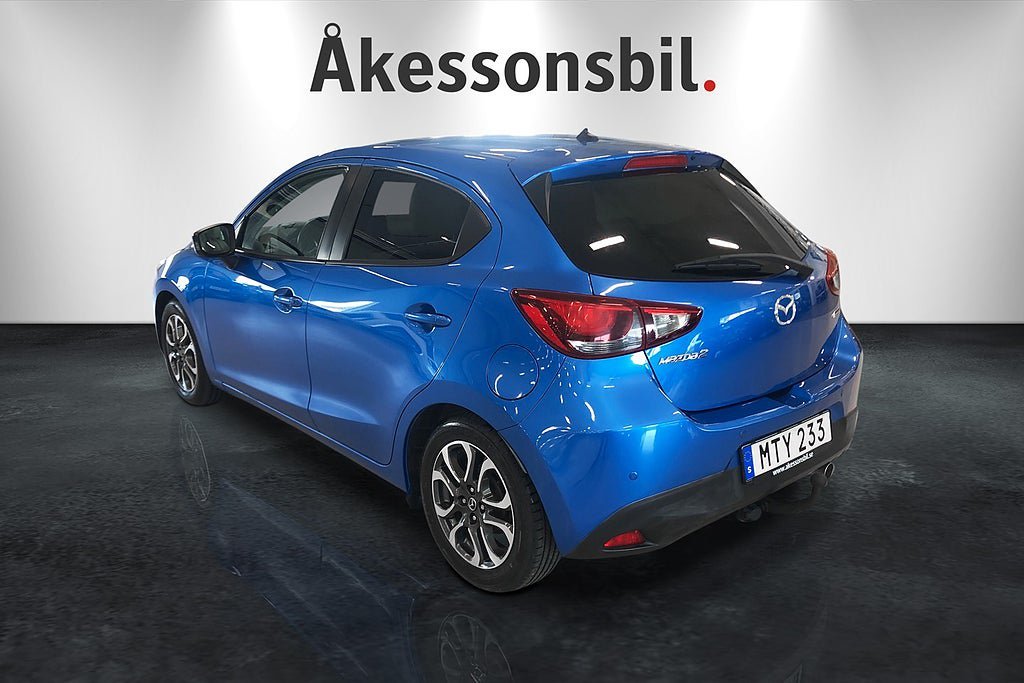 Vehicle Image 6