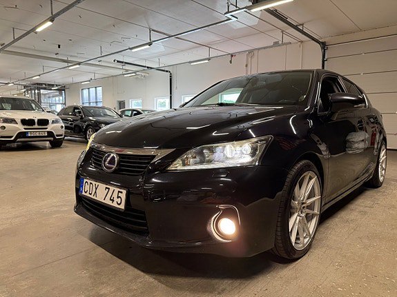 Vehicle Image 8