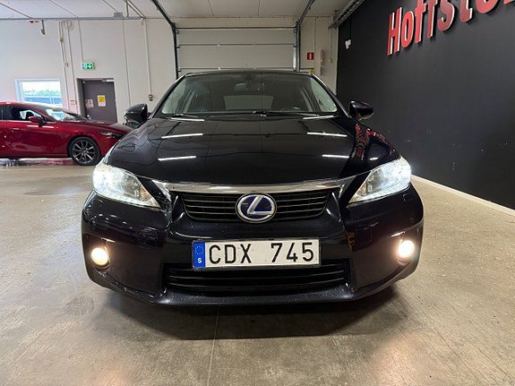 Vehicle Image 9