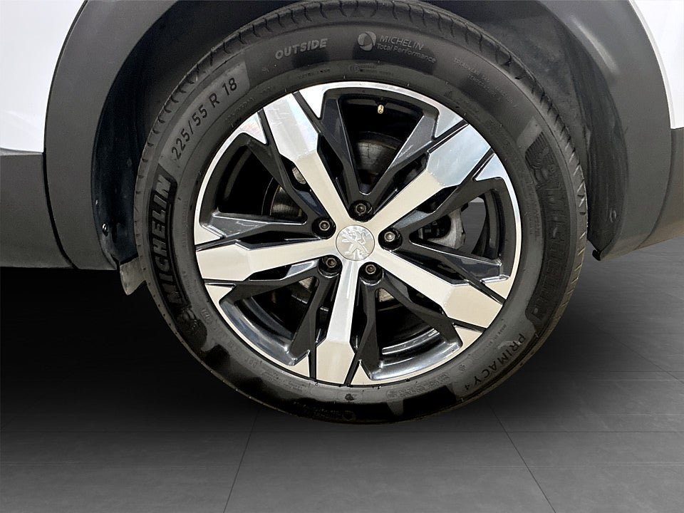 Vehicle Image 17