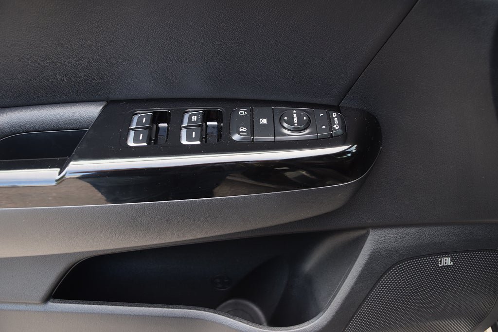 Vehicle Image 24
