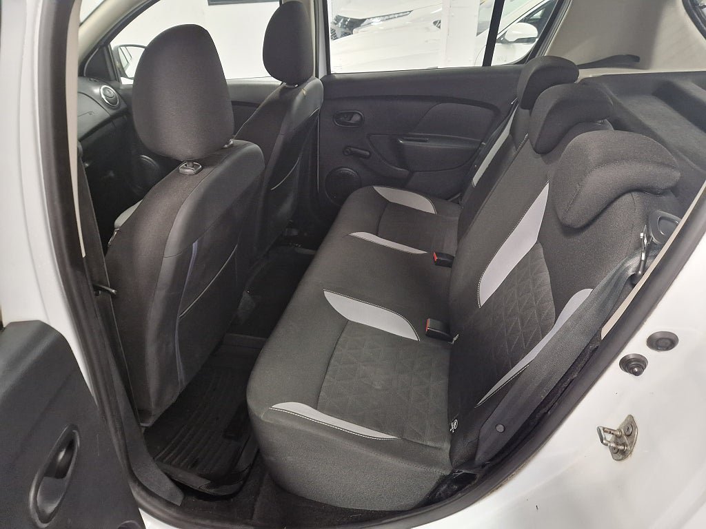 Vehicle Image 11