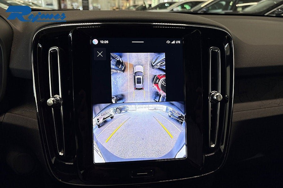 Vehicle Image 9
