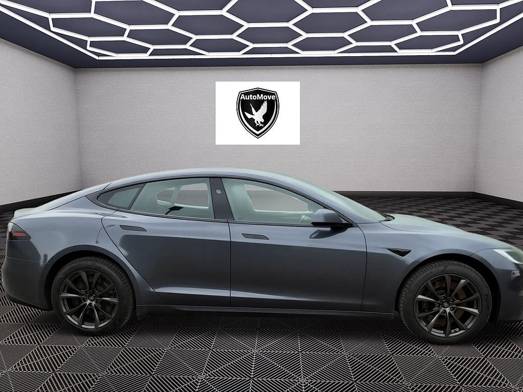 Vehicle Image 4