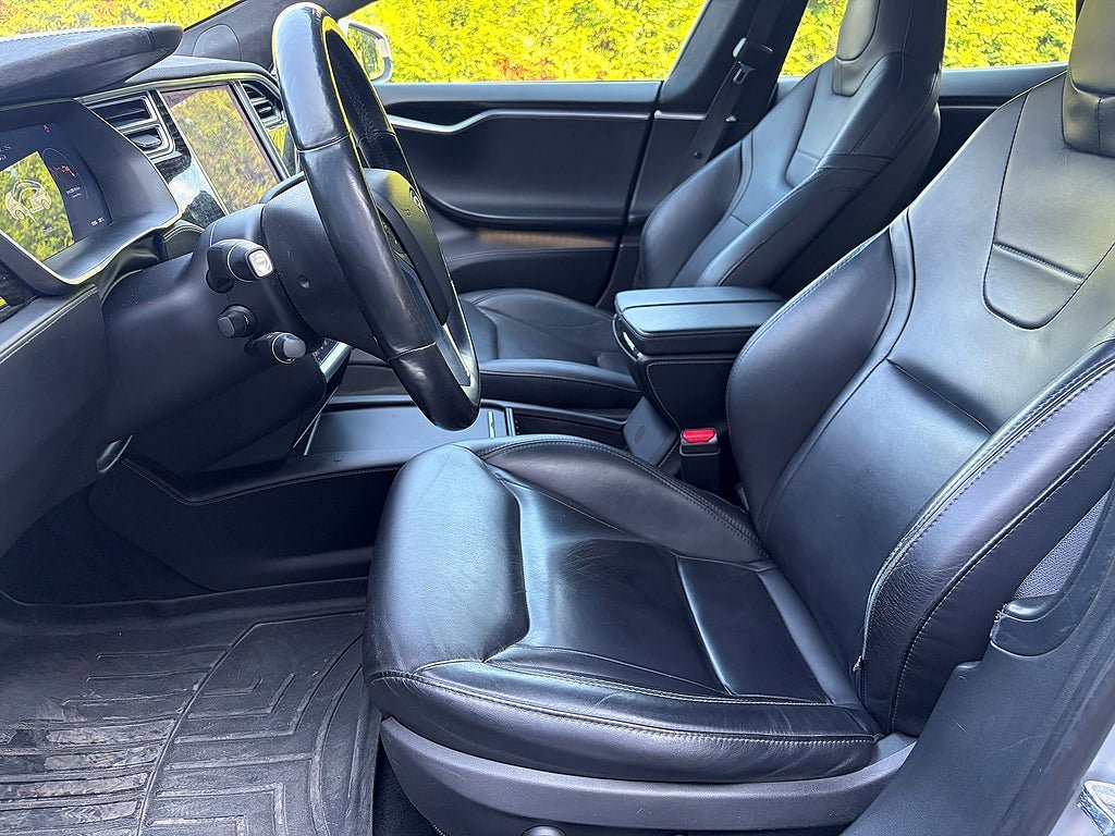 Vehicle Image 14