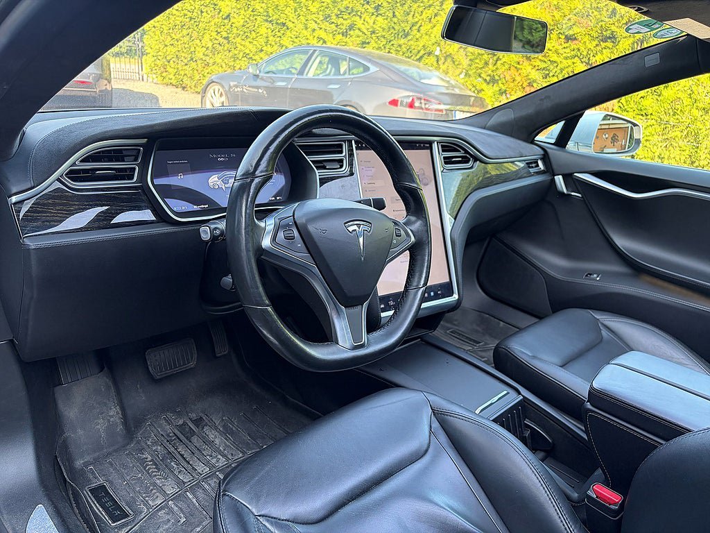 Vehicle Image 22