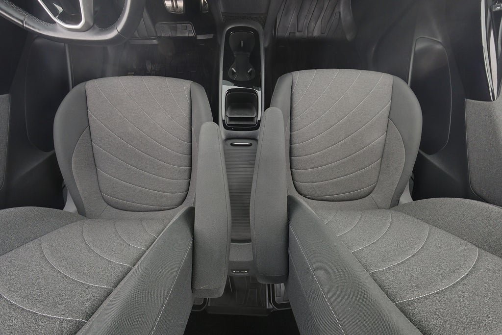 Vehicle Image 13