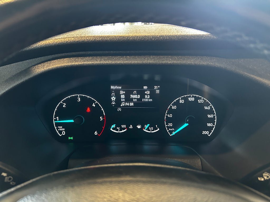 Vehicle Image 8