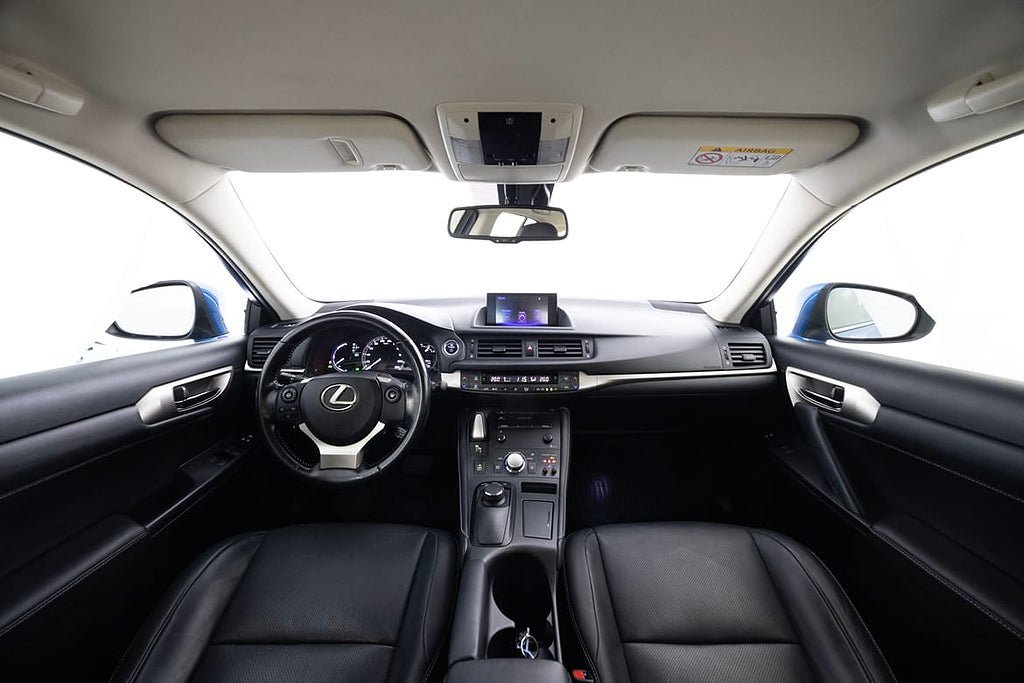 Vehicle Image 13