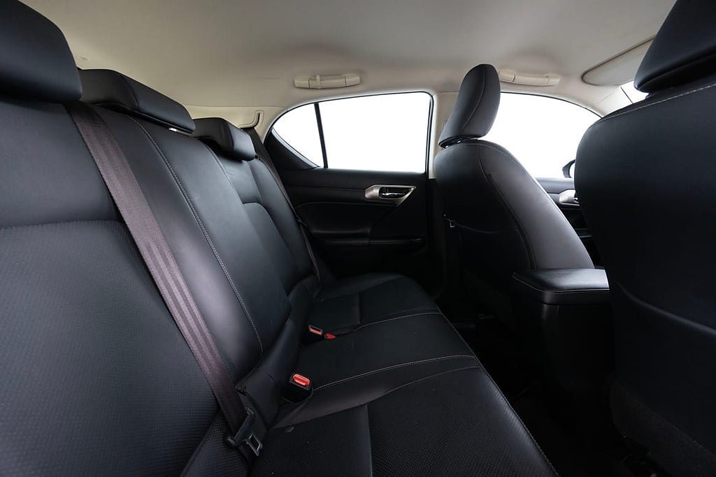 Vehicle Image 15