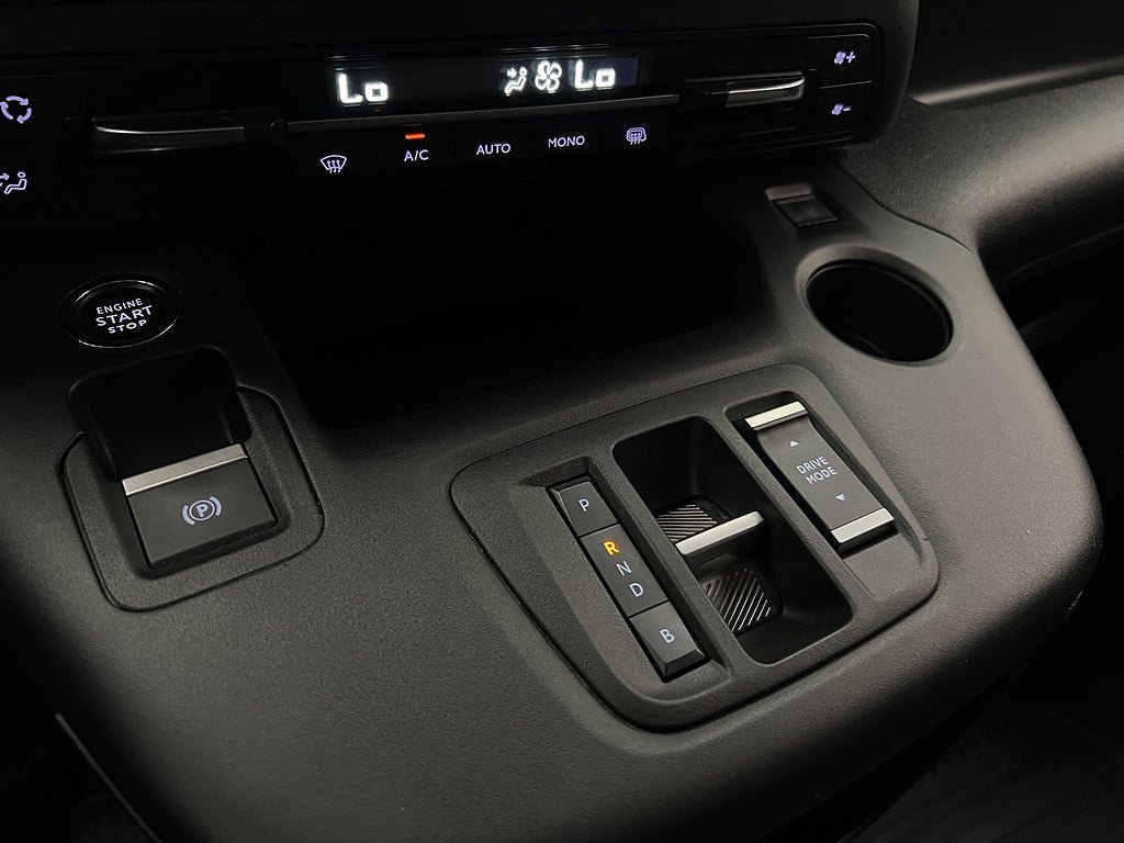 Vehicle Image 28