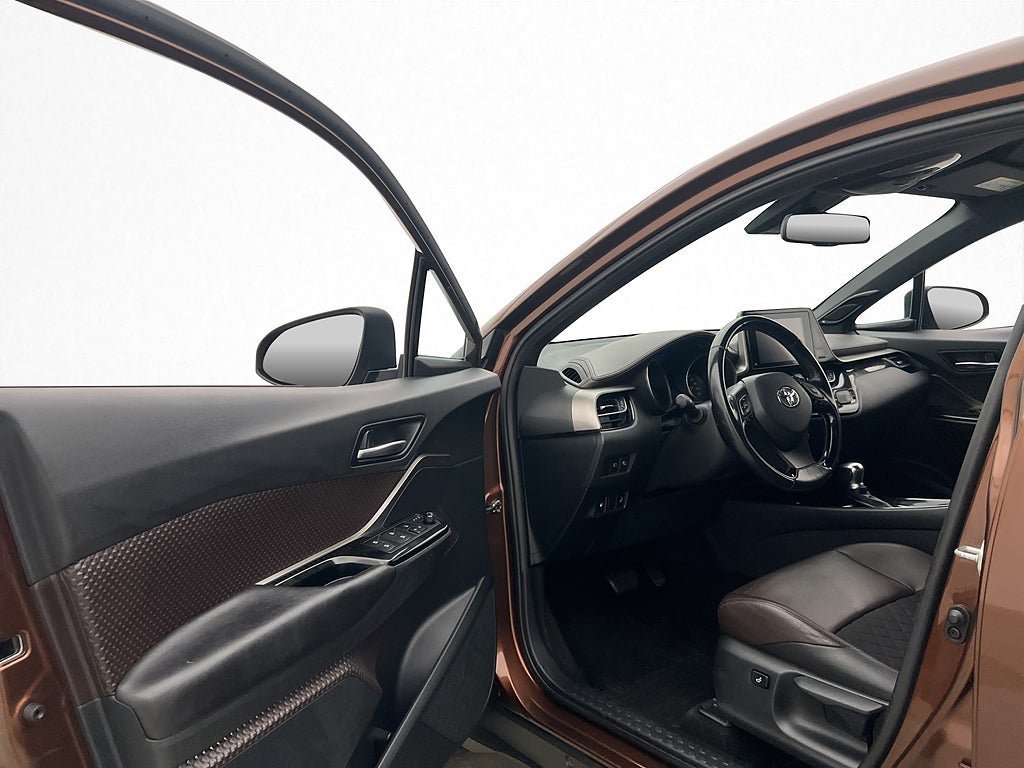 Vehicle Image 12