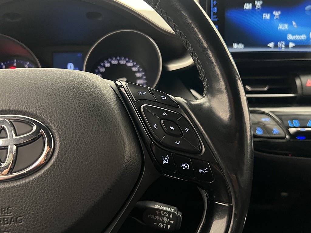 Vehicle Image 21
