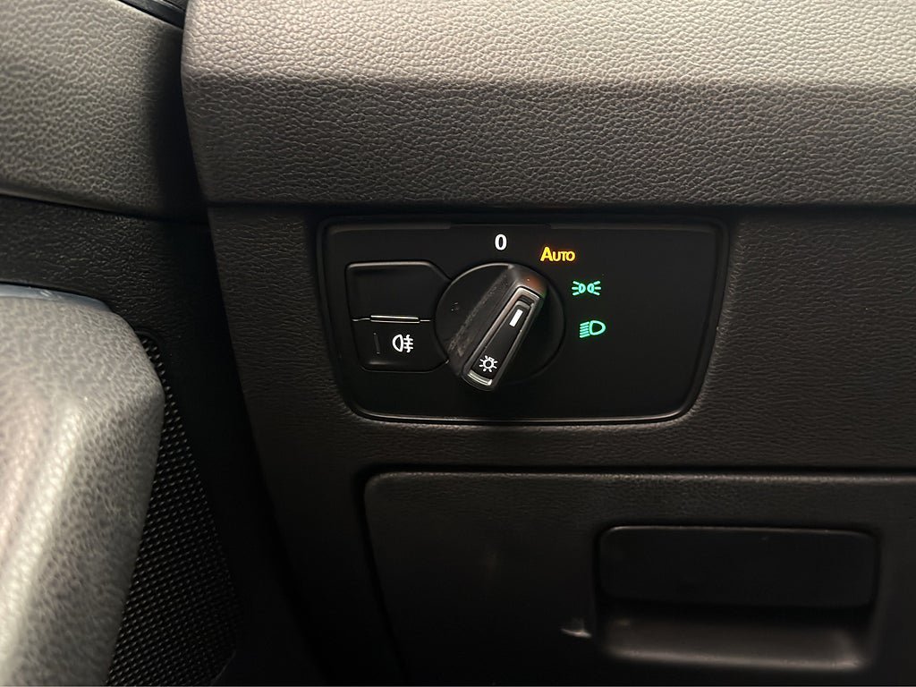Vehicle Image 28