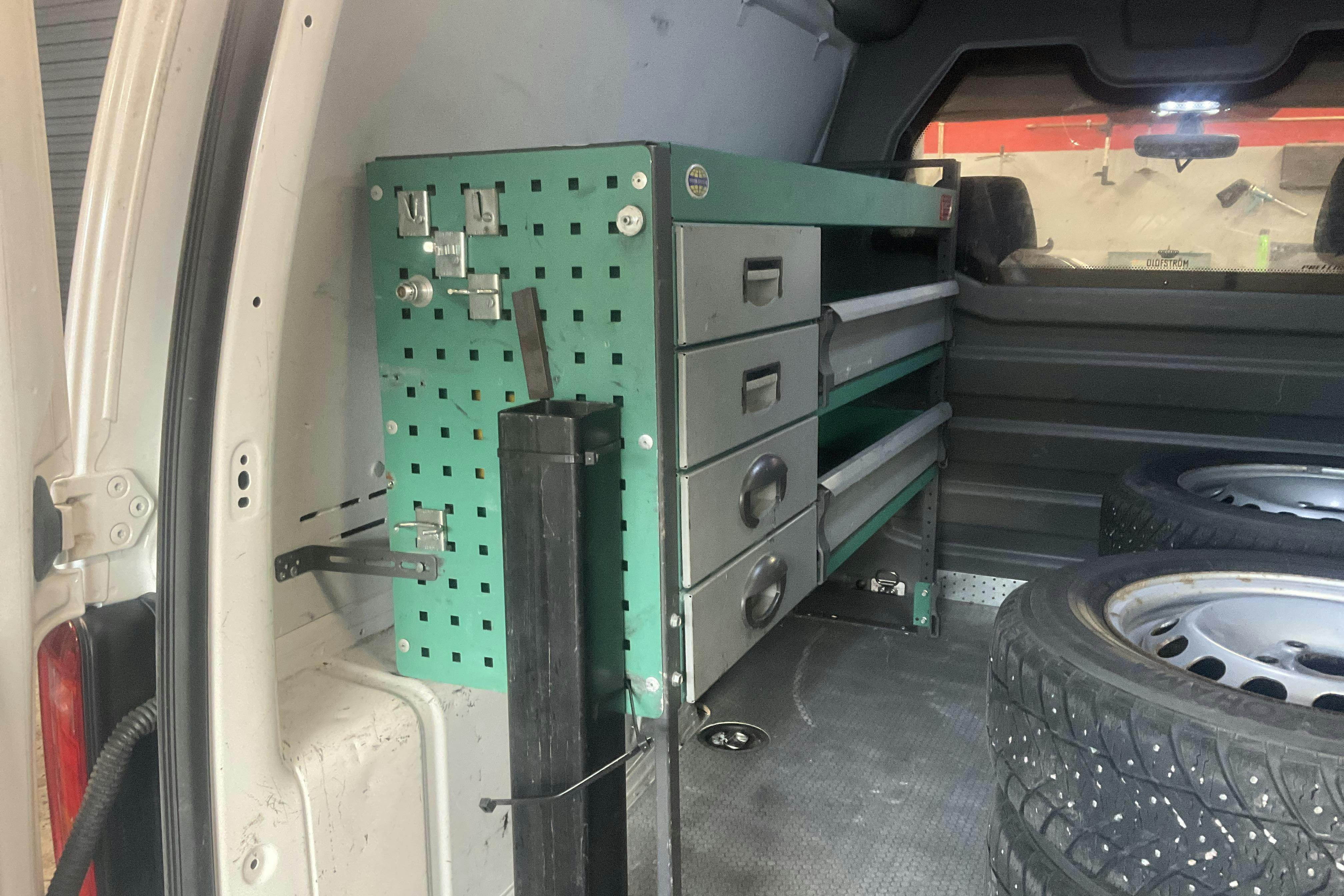 Vehicle Image 13