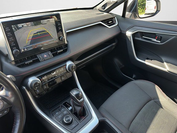 Vehicle Image 13