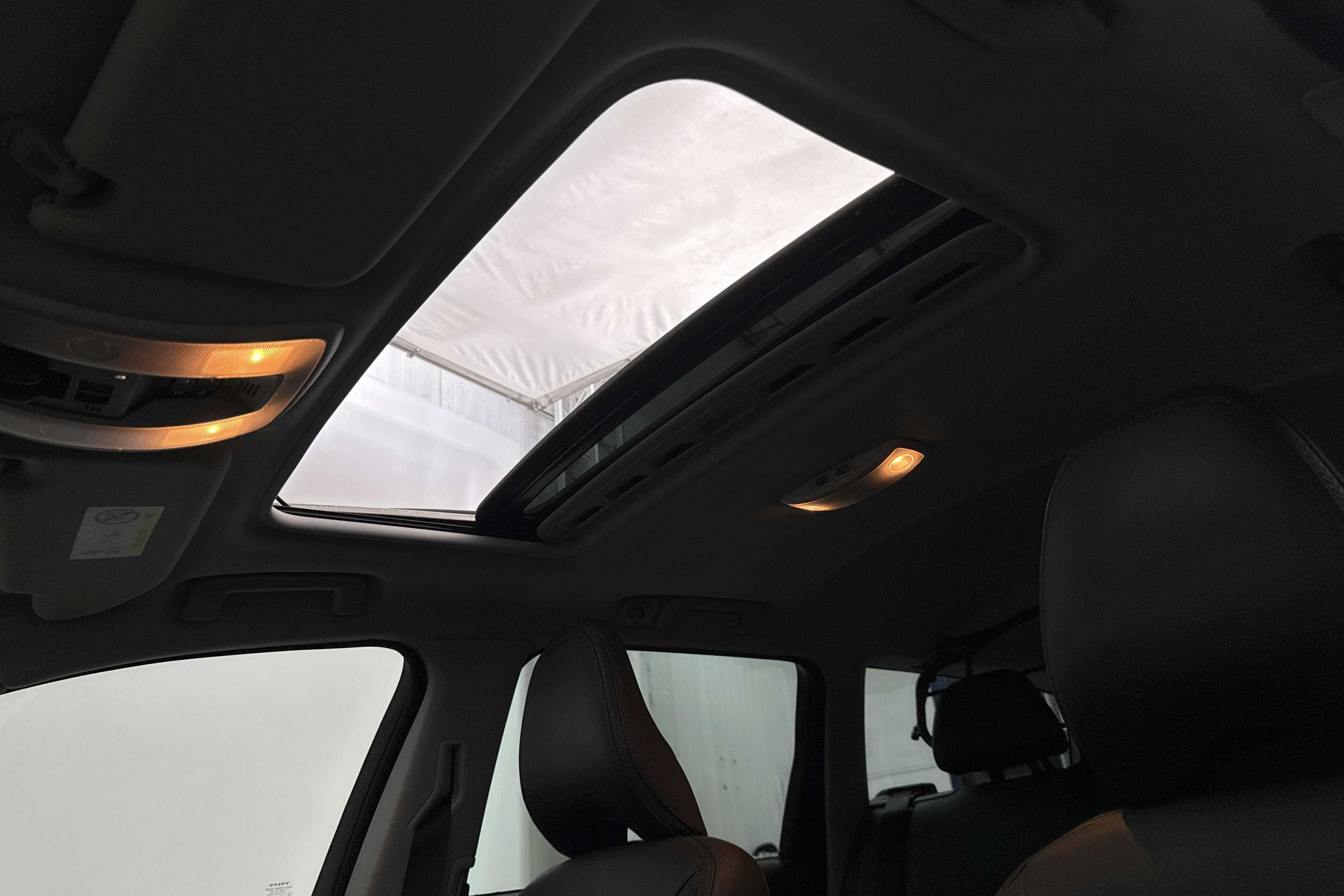 Vehicle Image 19
