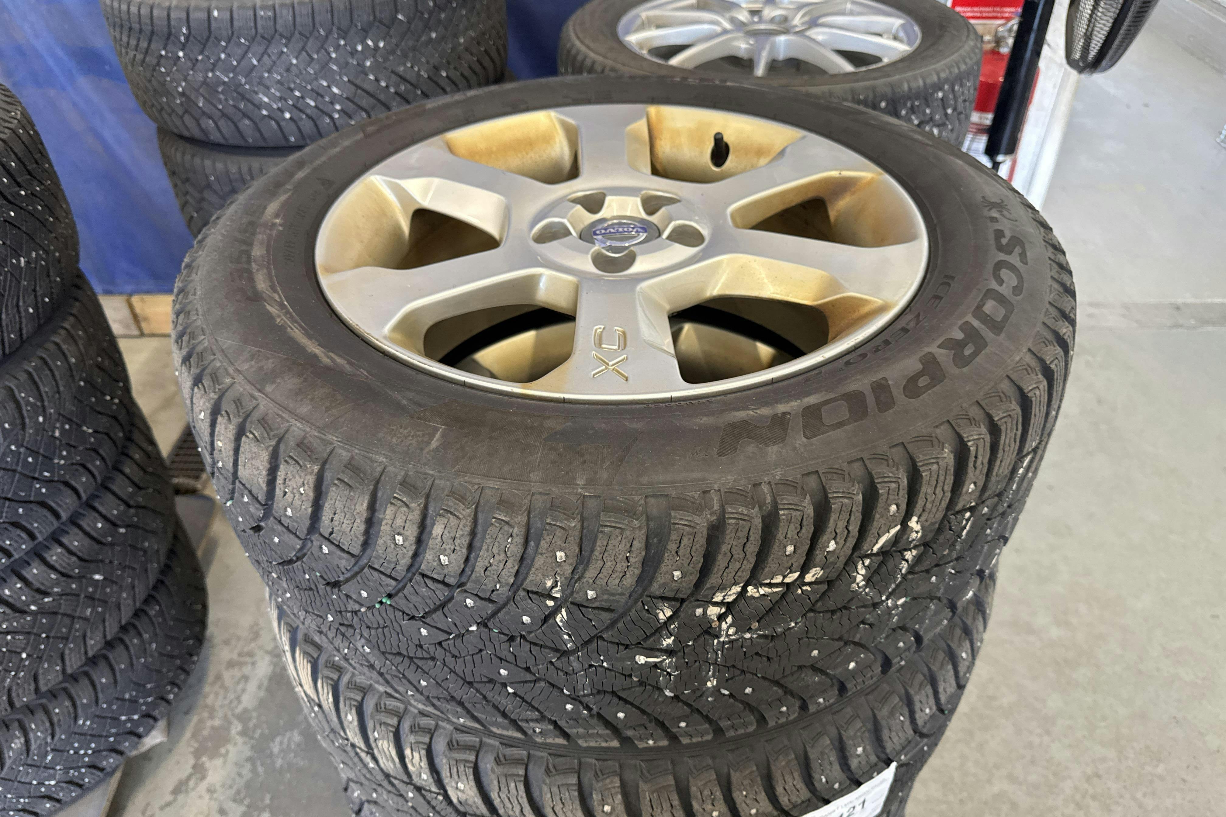 Vehicle Image 21