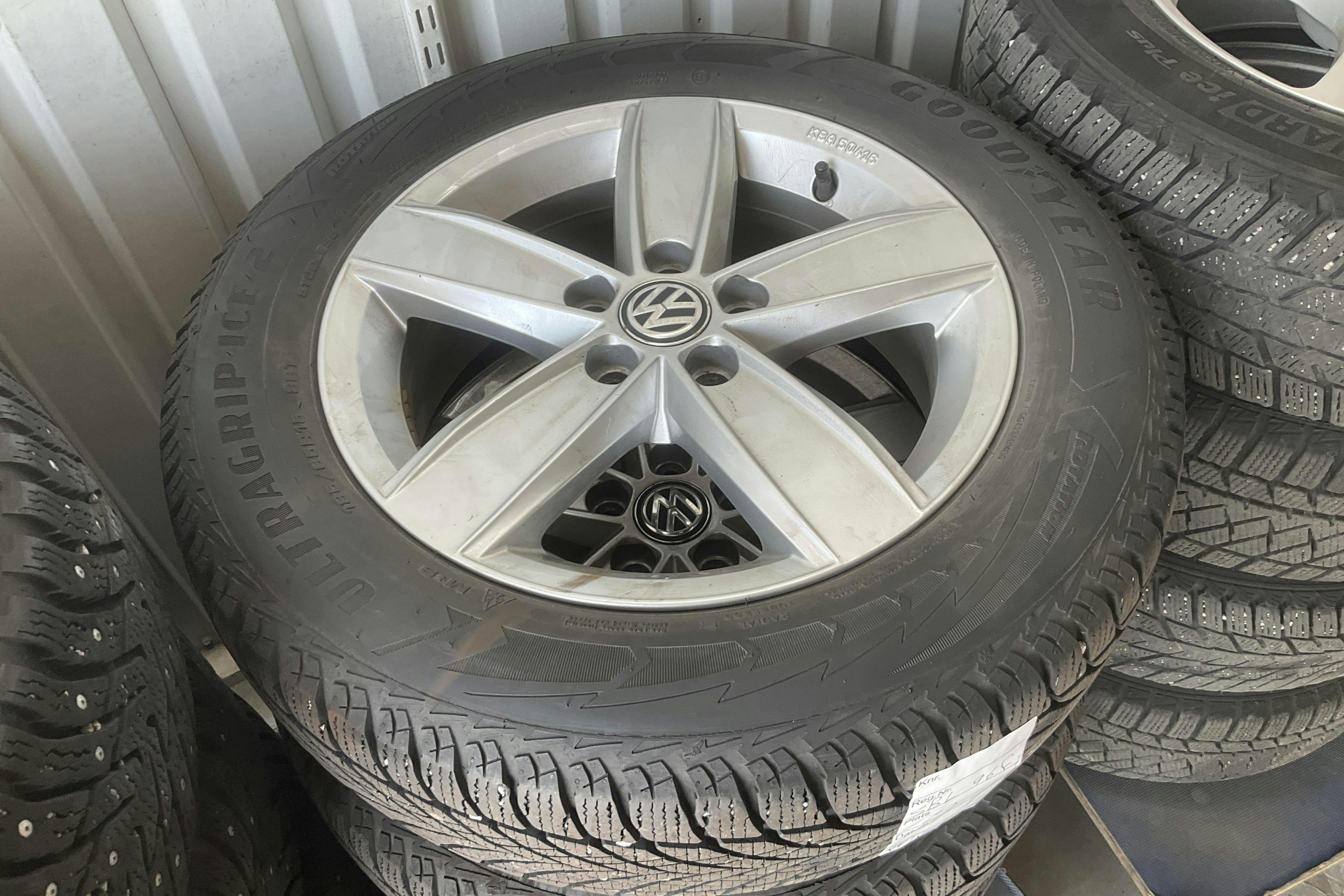 Vehicle Image 11