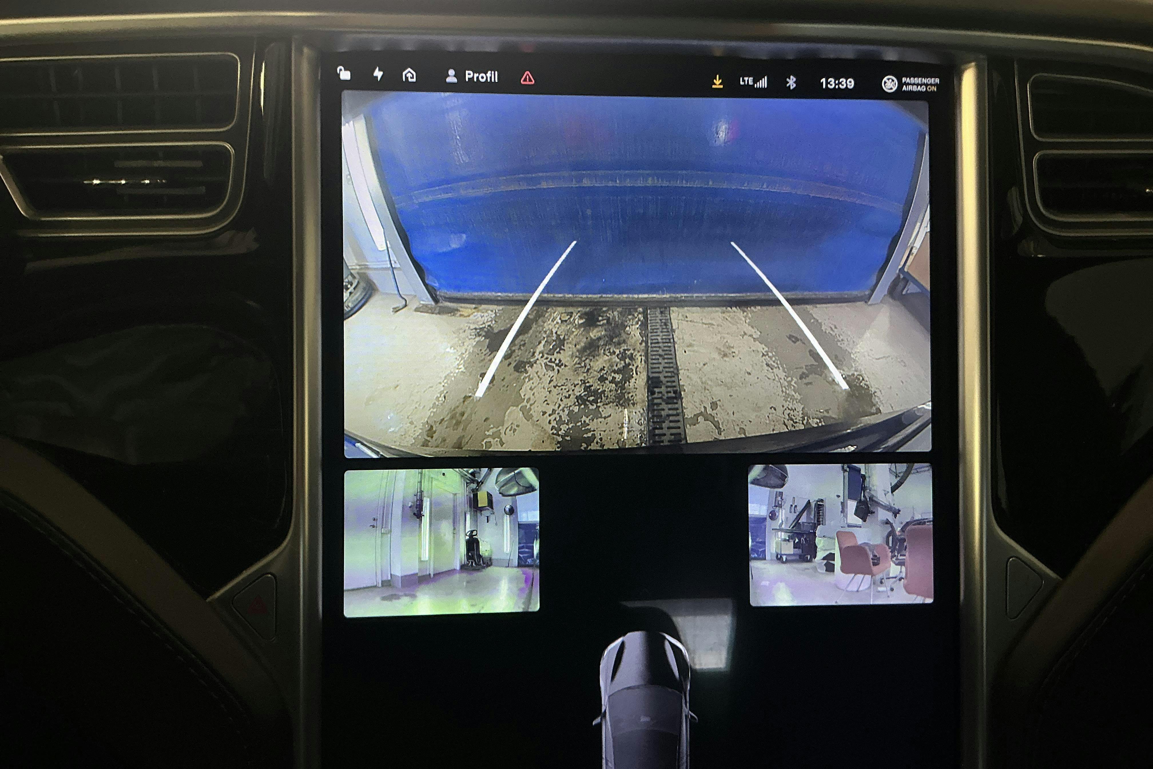 Vehicle Image 14