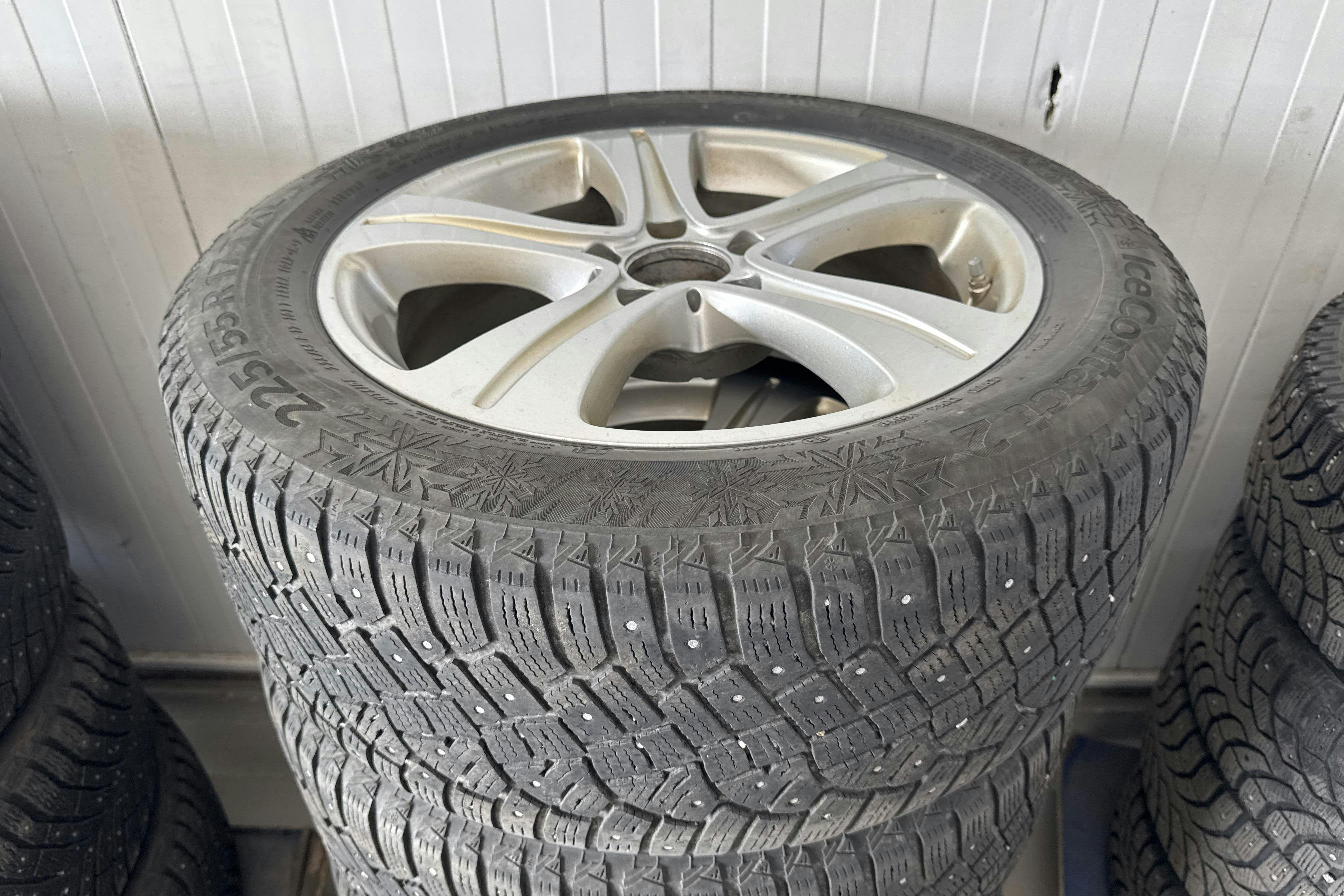 Vehicle Image 15
