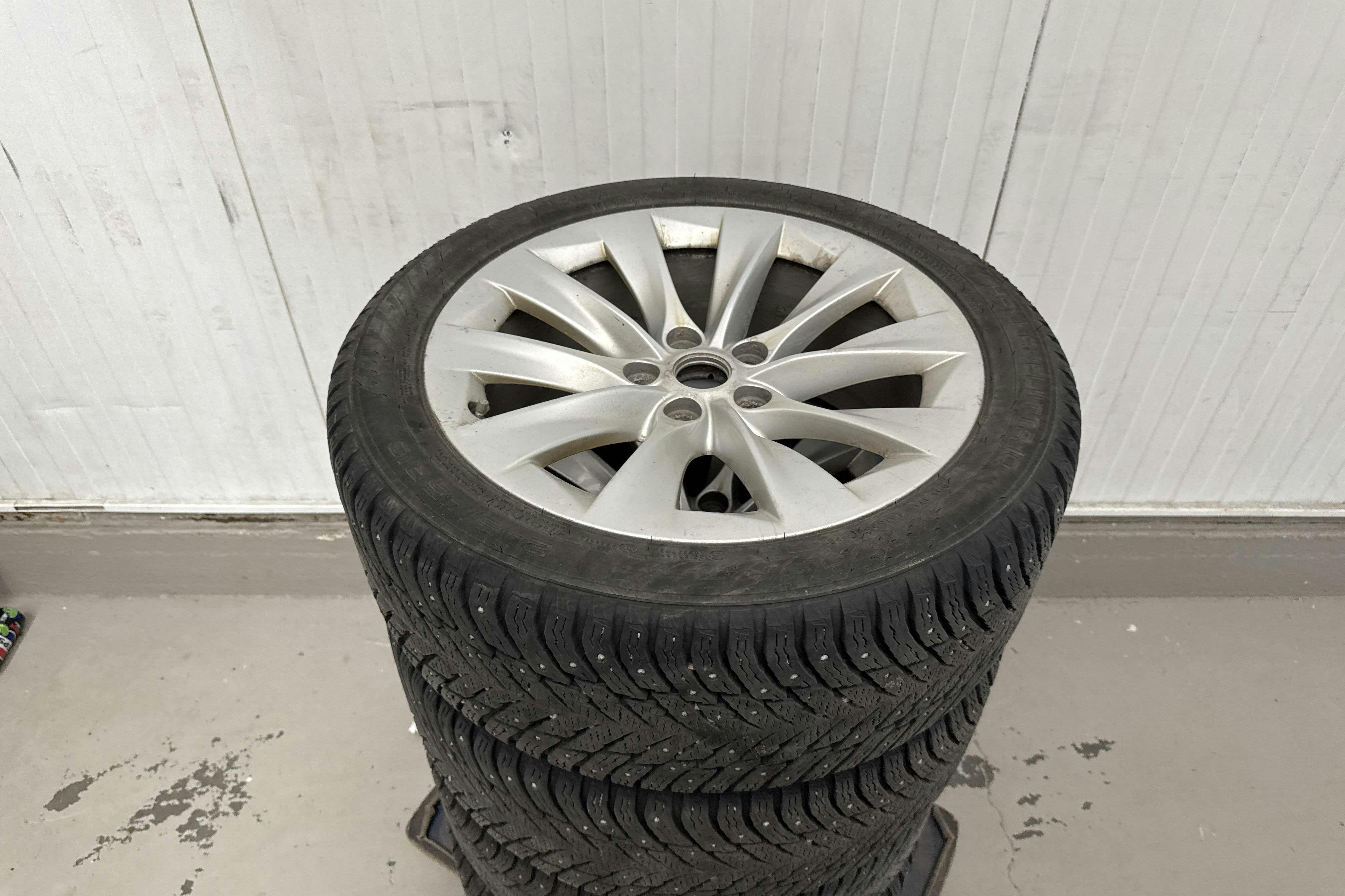 Vehicle Image 18