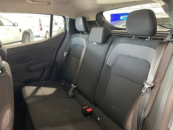 Vehicle Image 17