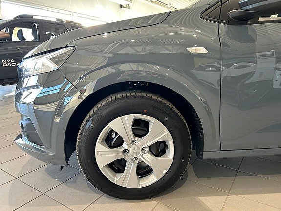 Vehicle Image 18